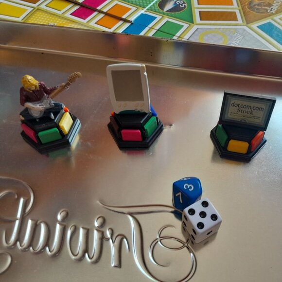 Trivial Pursuit 90's - Picture 3 of 6